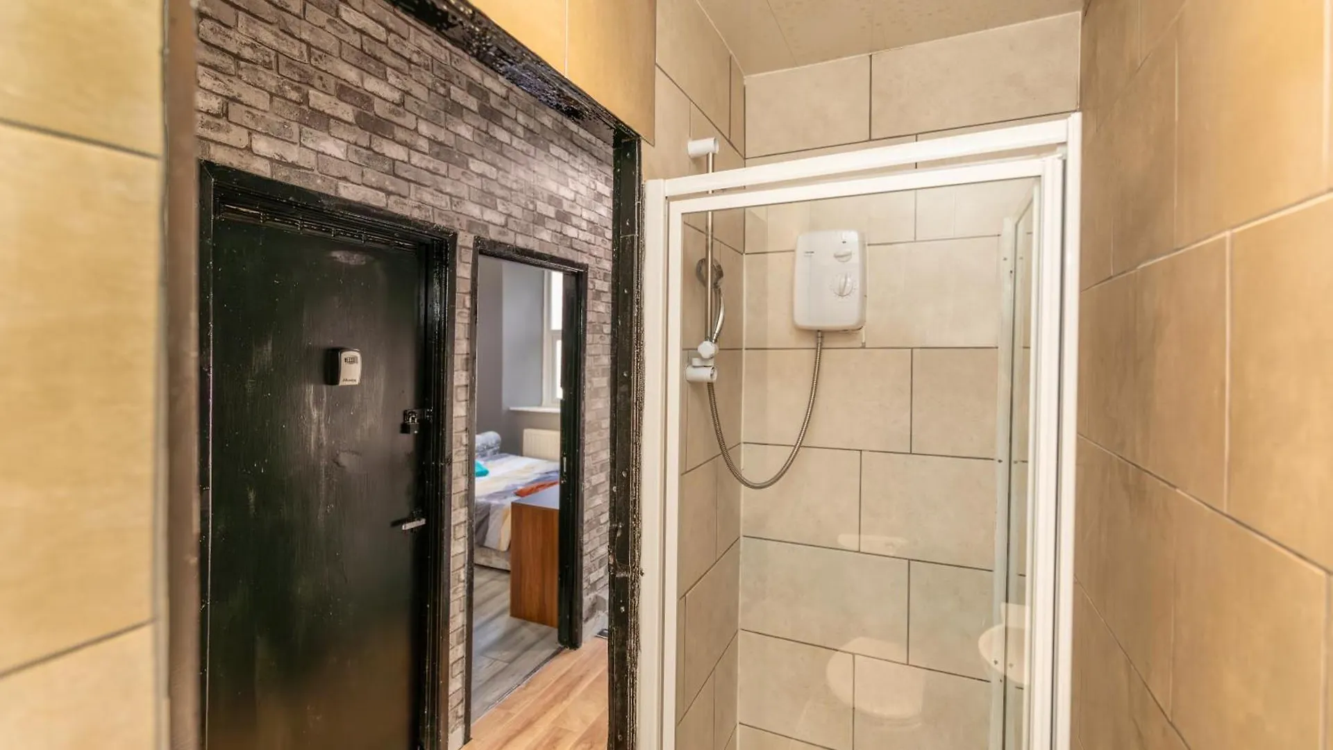 Newcastle City Centre Super Spacious Town House Free Parking And Wi-Fi Ньюкасл-апон-Тайн