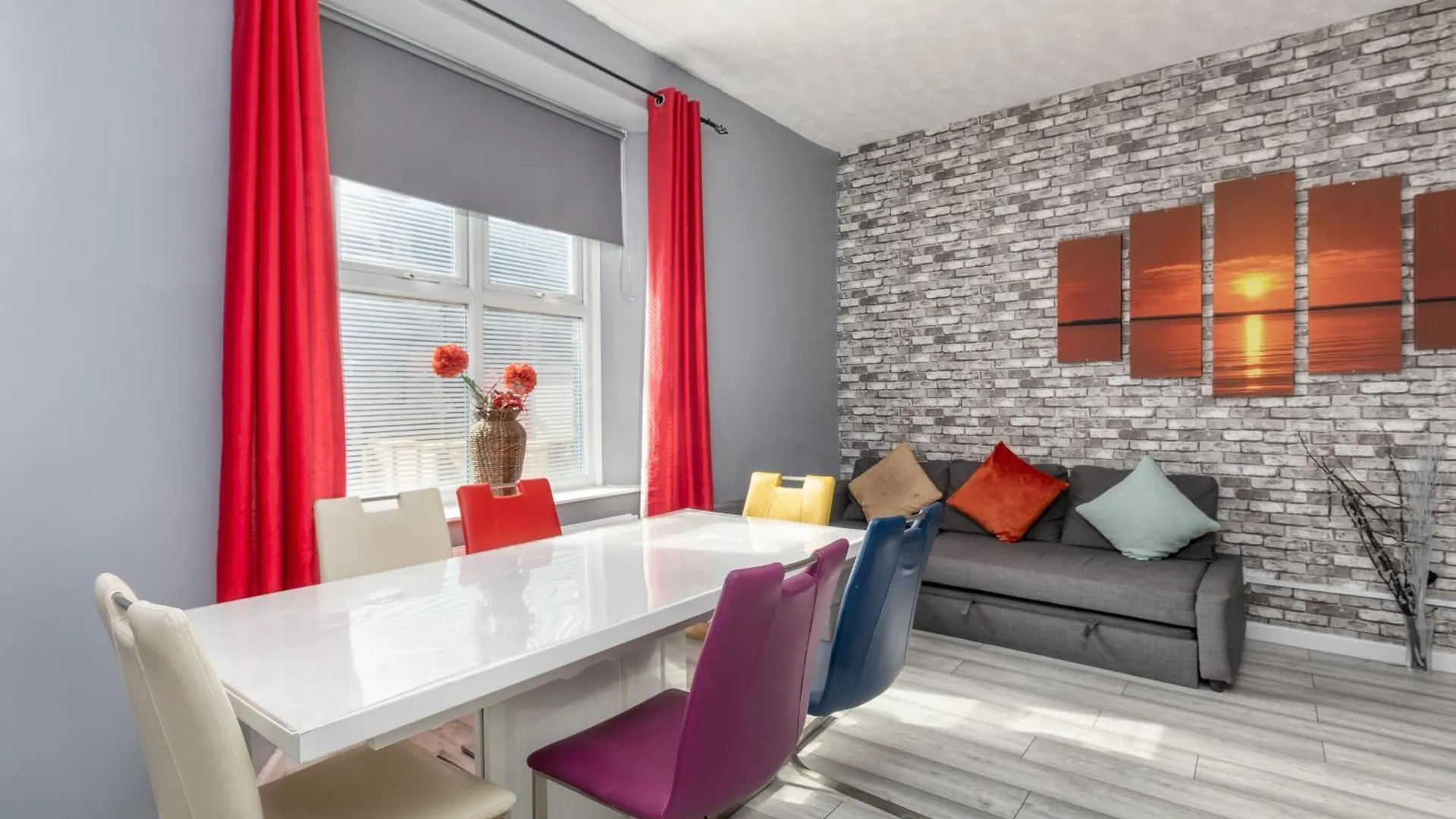 Newcastle City Centre Super Spacious Town House Free Parking And Wi-Fi