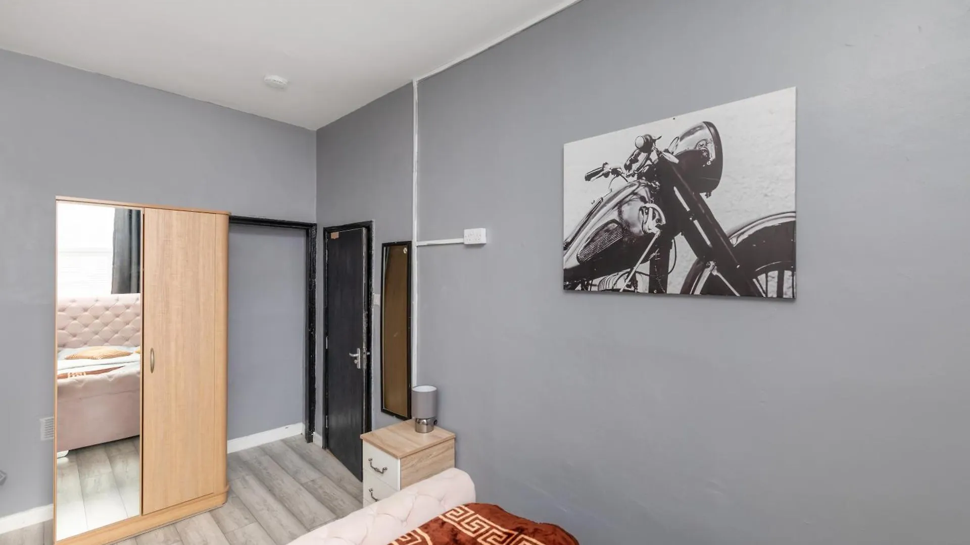 Newcastle City Centre Super Spacious Town House Free Parking And Wi-Fi