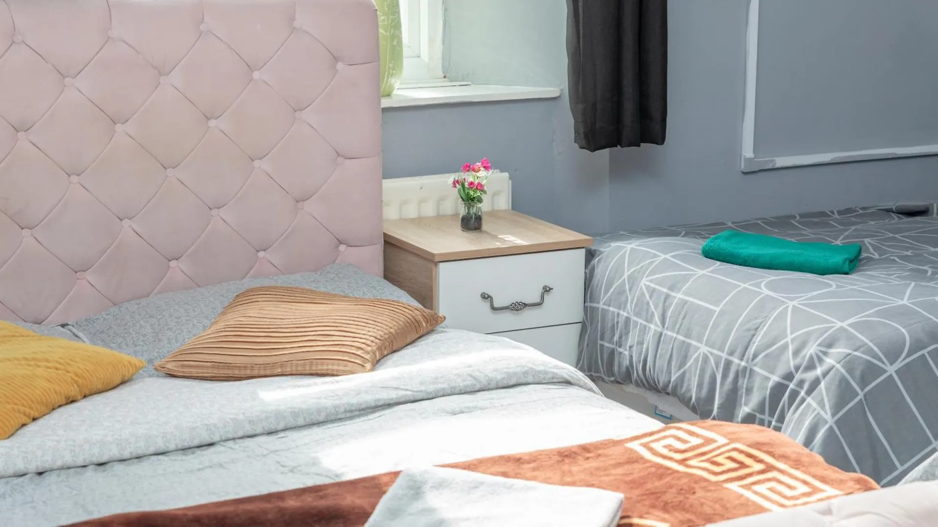 Apartment Newcastle City Centre Super Spacious Town House Free Parking And Wi-Fi