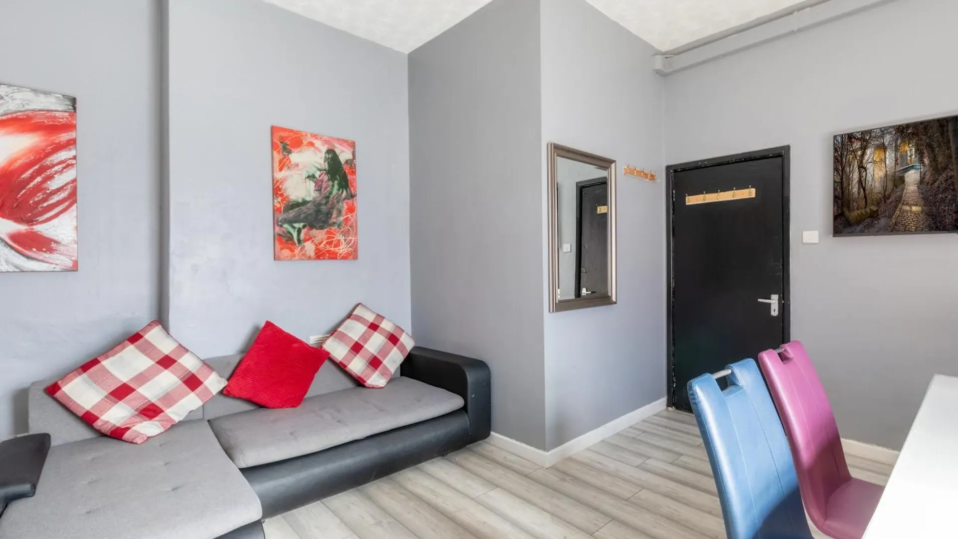 Newcastle City Centre Super Spacious Town House Free Parking And Wi-Fi 0*, Newcastle upon Tyne